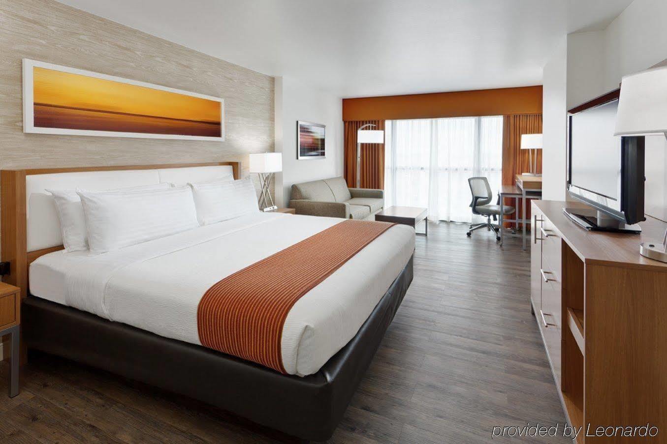 Holiday Inn San Antonio-Riverwalk By Ihg Exterior photo
